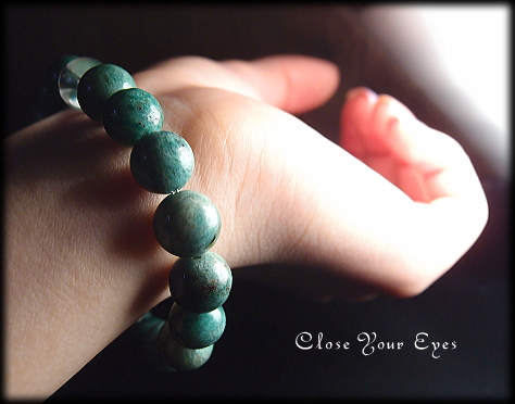 ハイパーエナジーブレス　フックサイトインカルセドニー １０ｍｍ