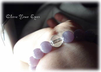 ハイパーエナジーブレスレット　リピドライト　１０ｍｍ　着けた画像