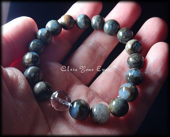 ハイパーエナジーブレス１０ミリ　一点もの　ケセラストーン