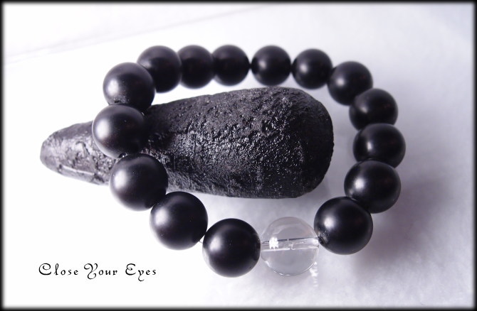 スピード：超高速　ハイパーエナジーブレスレット　テクタイトつや消し　１２ｍｍ玉