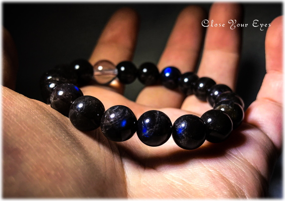オンリーワンブレス　１０ｍｍハイパーエナジーブレスレット　ブラックラブラドライト