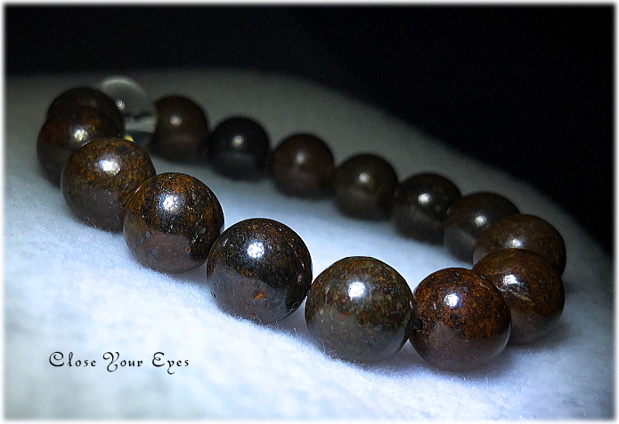 レアな石達　１２ｍｍハイパーエナジーブレスレット　コンドライト