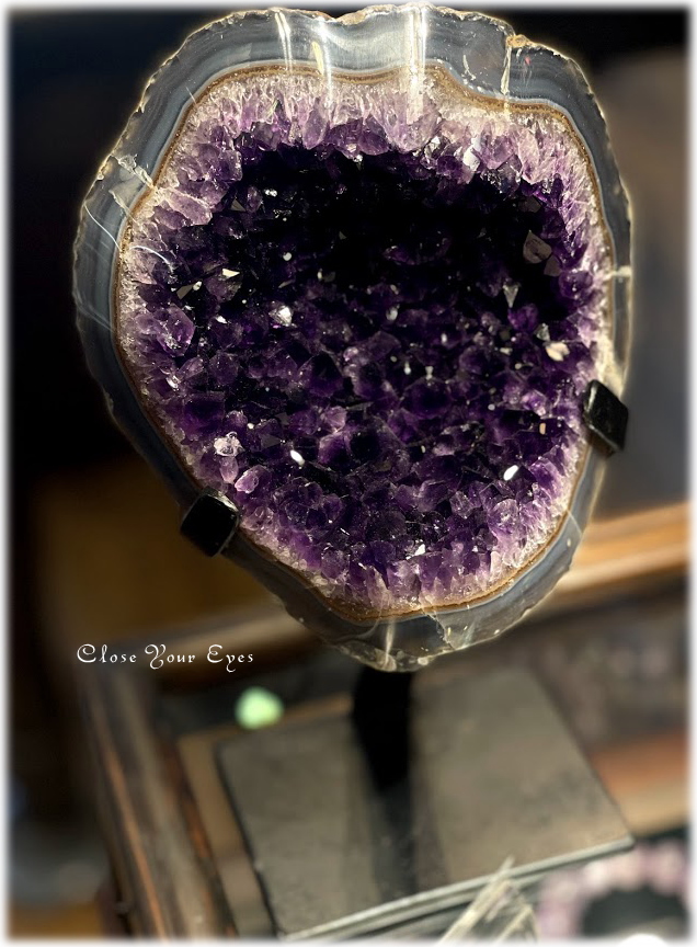 レアな石達　ウルグアイ産アメシスト　（アイアン製台座付き）