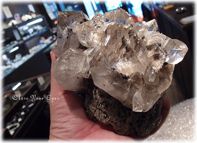 希少　クリスタル 水晶　クラスタークォーツ 水晶クラスター 635g｜天然石 原石 通販のキラリ石