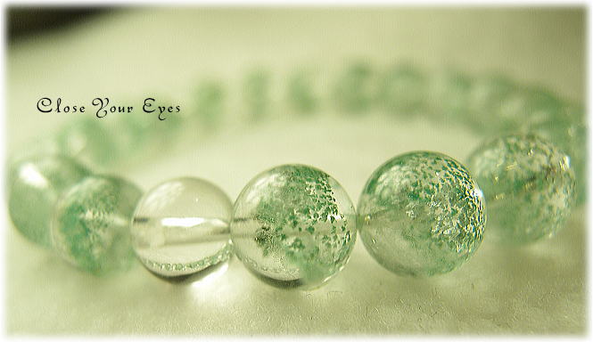 レアな石達　若緑色の幻想 マダガスカルグリーンファントムクォーツ ８ｍｍ玉ブレス　画像５