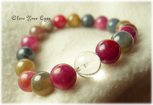 レアな石達　ハイパーエナジーブレス マルチ・サファイア（コランダム） １０ｍｍ玉ブレスレット