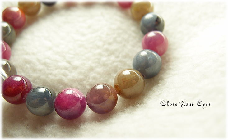 レアな石達　ハイパーエナジーブレス マルチ・サファイア（コランダム） １０ｍｍ玉ブレスレット