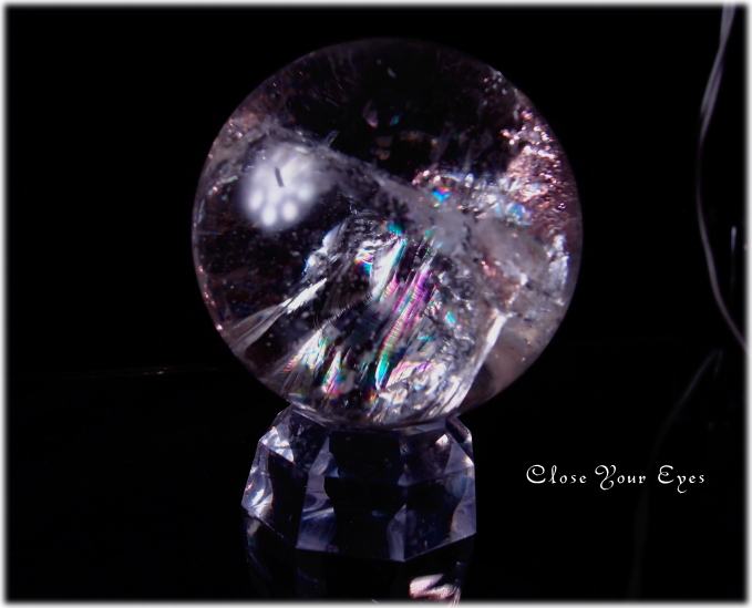 美品！水晶玉パワーストーン　天然レインボー　70mm 楽天市場】虹入り 水晶 丸玉 約41mm 穴なし 天然石