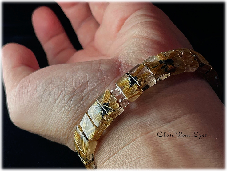 太陽ルチル　エナジーバングル　レアな石達