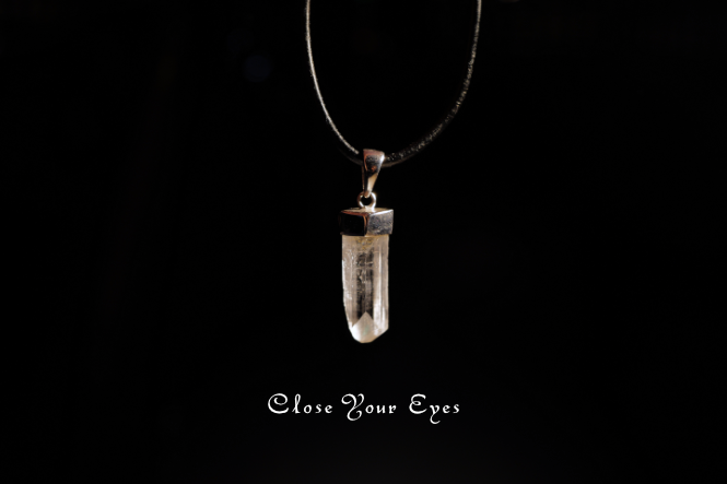 シルバーペンダント　ダンビュライト　１２７