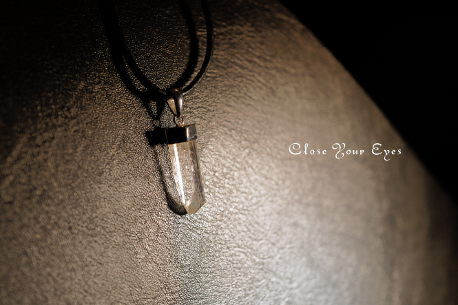 シルバーペンダント　ダンビュライト　１２７