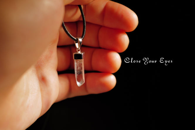 シルバーペンダント　ダンビュライト　１２７