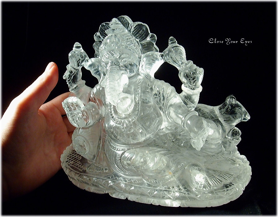 レアな石達 クリスタルガネーシャ ヒマラヤ・ガネーシュヒマール産 本水晶彫物／パワーストーンのクロージョーアイズ